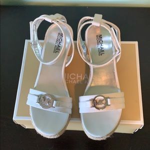 Michael kors youth sandals size 4